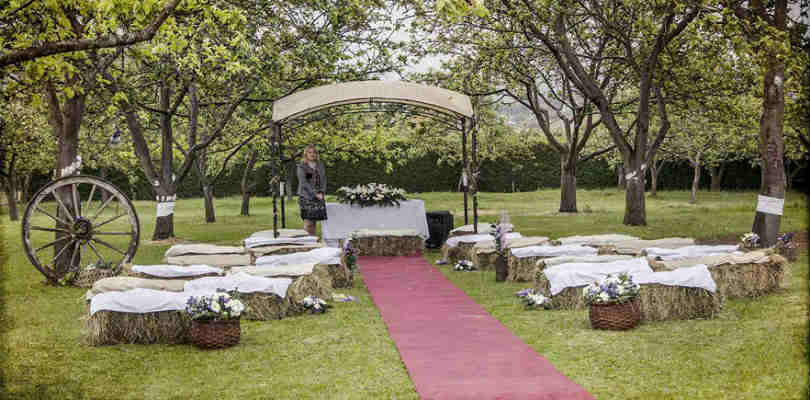 decora-tu-boda-con-balas-de-paja